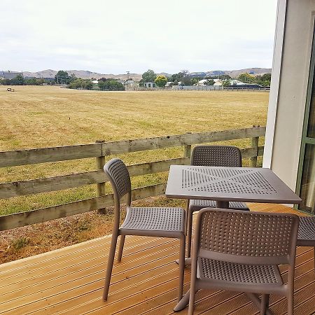 Martinborough Top 10 Holiday Park מראה חיצוני תמונה