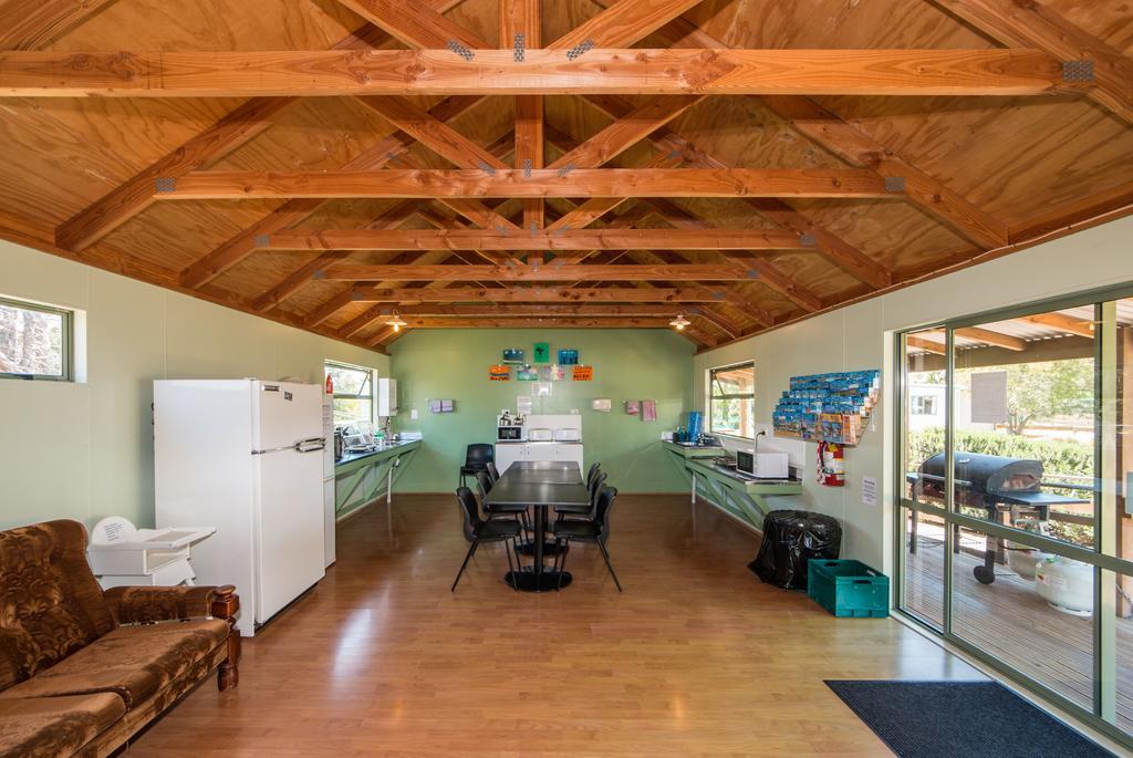 Martinborough Top 10 Holiday Park מראה חיצוני תמונה
